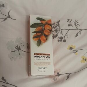 Jigott Real Moisture Argan Oil Hand Cream - Orange & Green Packaging
